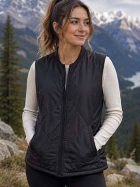 NWT Socialite Black Quilted Zip-Front Vest!